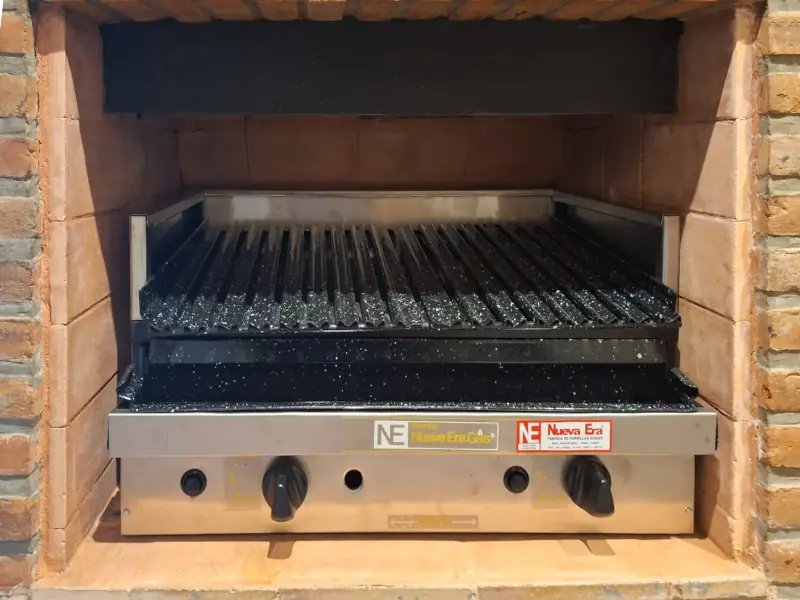 Parrilla a gas NE fabricada a medida para un nicho de parrilla de 75 por 50 por 39 cm