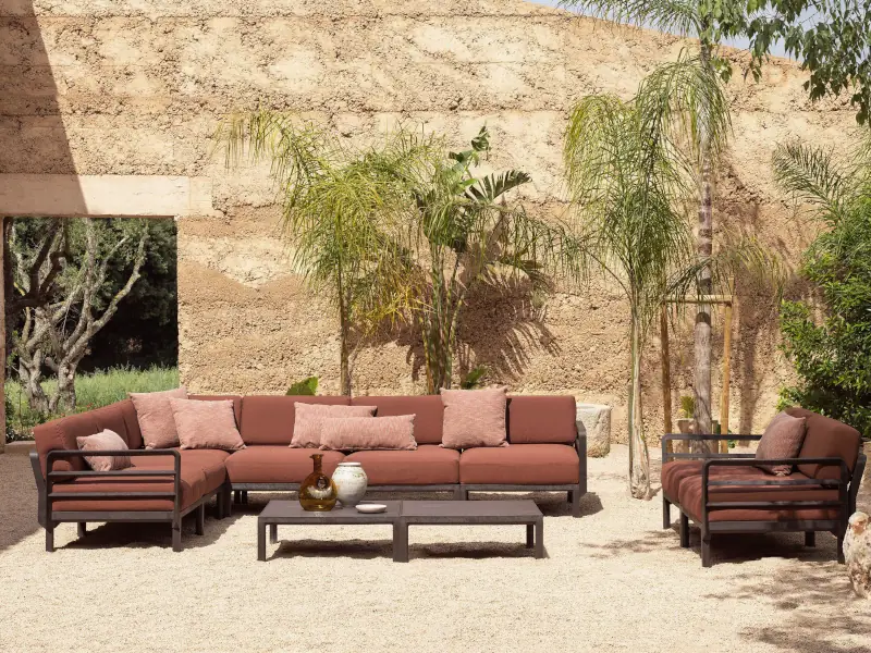 Juego de Living plástico, un sillón doble, un esquinero de 5 cuerpos y una mesa de 160x80cm